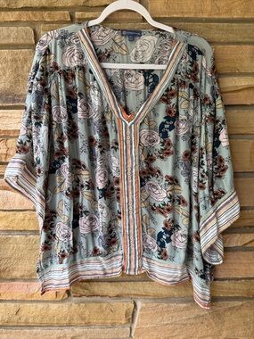 Democracy Sage Floral V-Neck Button-Trim Blouse
